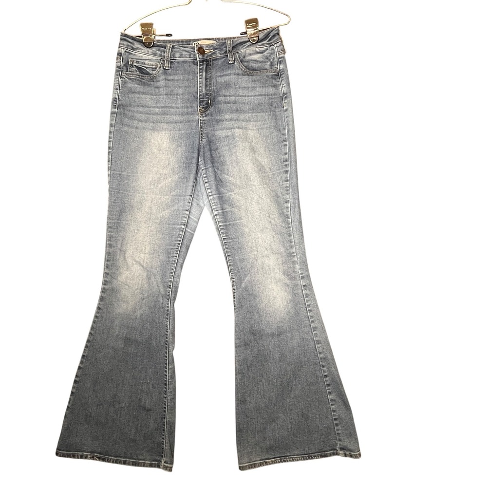 SO‎ High Rise Flare Jeans Womens 11 30W Light Wash Blue Denim Stretch 70s Style